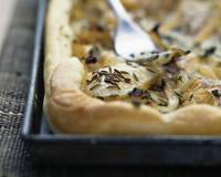 Tarte à l'oignon, reblochon et cumin