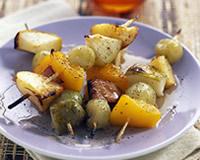 Brochettes de fruits grillés