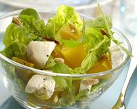 Salade de fromage de chèvre frais et pêches