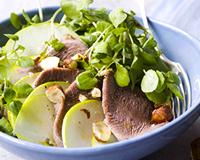 Salade de langue de boeuf tiède, cresson, pommes vertes et noisettes