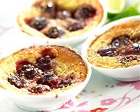 Clafoutis métissé aux cerises de France, au lait de coco et zeste de citron vert