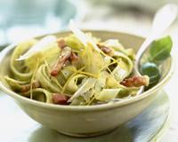 Tagliatelles au pistou parmesan et lardons