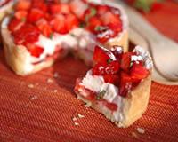 Tartelettes aux fraises, mousse de yaourt et coeur de fraises