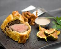 Filet de bœuf en croûte aux girolles et aux figues