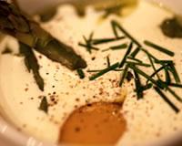 Oeufs cocotte aux pointes d'asperge