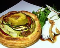 Tartelettes aux légumes marinés, copeaux de chèvre et roquette