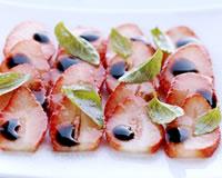 Carpaccio de fraises, balsamique et basilic