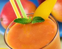 Smoothie pêches-orange-mangue et son d'avoine