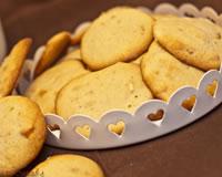 Biscuits aux pignons et aux écorces d'orange