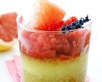 Verrine d’amande et pamplemousse de Floride, granité fraise