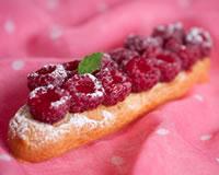 Eclairs vanille, framboises et poivrons