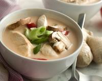 Soupe de poulet au lait de coco et au gingembre