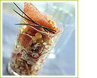 Salade de pamplemousse et de mais au crabe