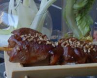 Verrines de brochettes de volaille, sauce teriyaki