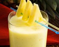 Smoothie ananas, bananes et pommes