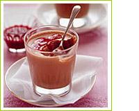 Mousses au chocolat au lait au coulis de framboises