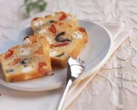 Cake au chèvre et à la tomate