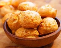 Gougères au gruyère et à la crème épaisse