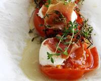 Papillotes de tomates au chèvre et au thym à la vapeur