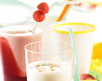 Smoothies banane-fraise et ananas-coco