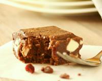 Brownie noir et blanc aux cranberries