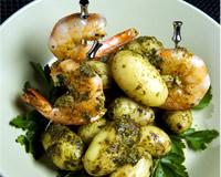 Pommes de terre sauce pesto et gambas