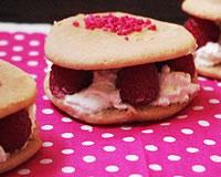 Whoopie pies chocolat blanc, framboise et rose