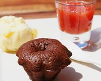 Cœur coulant au chocolat noir et sa verrine de marmelade de pamplemousse