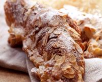 Croissants aux amandes