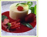 Bavarois aux poires et au coulis de framboises