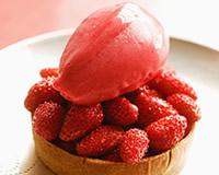 Tartelettes aux fraises des bois et sorbet fraise