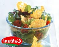 Salade aux tomates confites et aux tuiles de Grana Padano