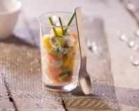 Verrines de tartare de saumon, mangue et avocat