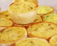 Mini quiches au chèvre et aux herbes