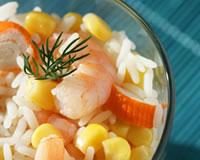 Salade de riz aux crevettes et surimi