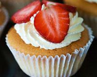 Cupcakes aux fruits rouges et à la chantilly