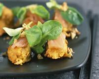 Beignets de patates douces au saumon fumé