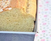 Cake sucré au vin blanc et à l'huile d'olive