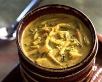 Potage de légumes au curry et lait de coco