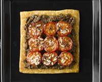 Tartes fines aux tomates et au caviar d'aubergine