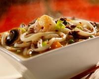 Nouilles chinoises aux gambas et aux champignons noirs