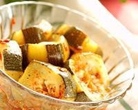 Salade tunisienne piquante aux courgettes