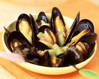 Moules aux tomates et aux concombres